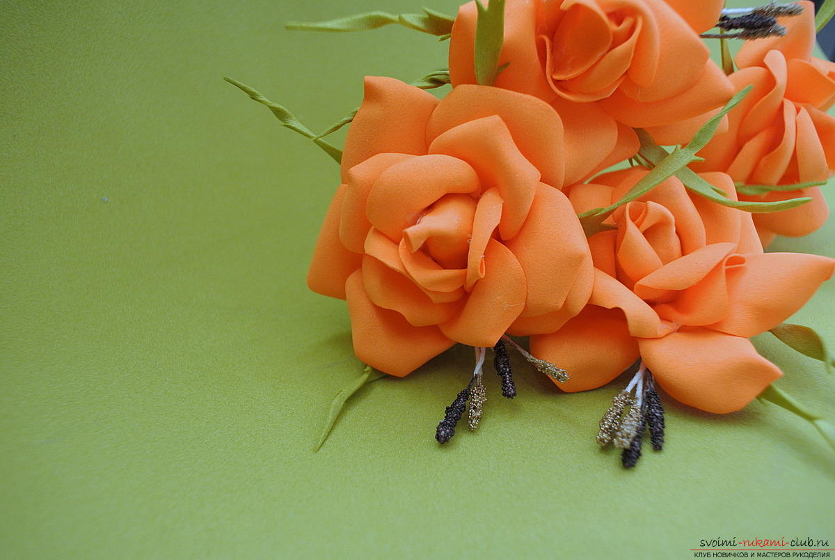Мастер-класс изготовления украшения своими руками - брошь-заколка с розами из фоамирана.. Фото №33